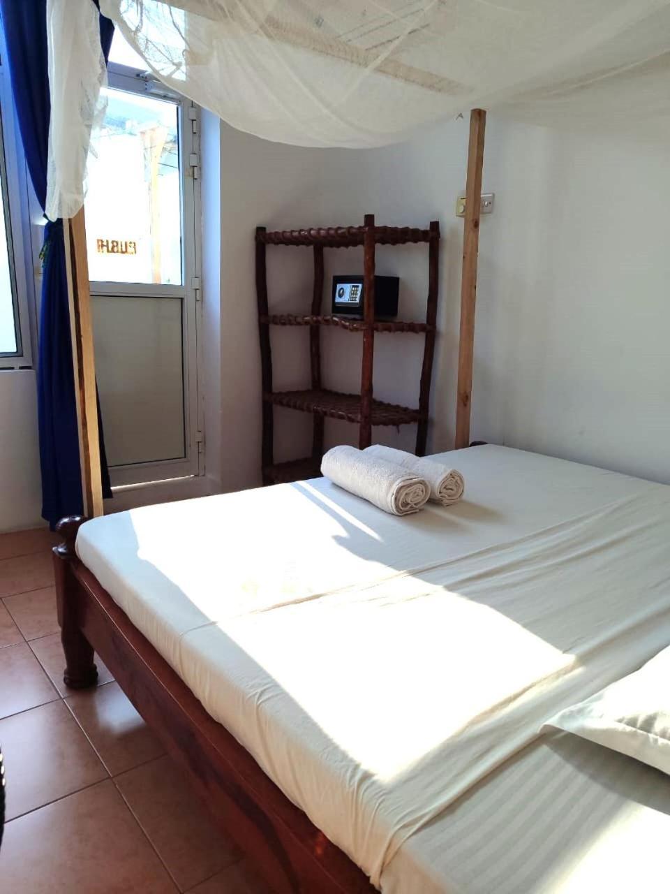 Homeland Swahili Backpacker Budget בית הארחה נונגווי